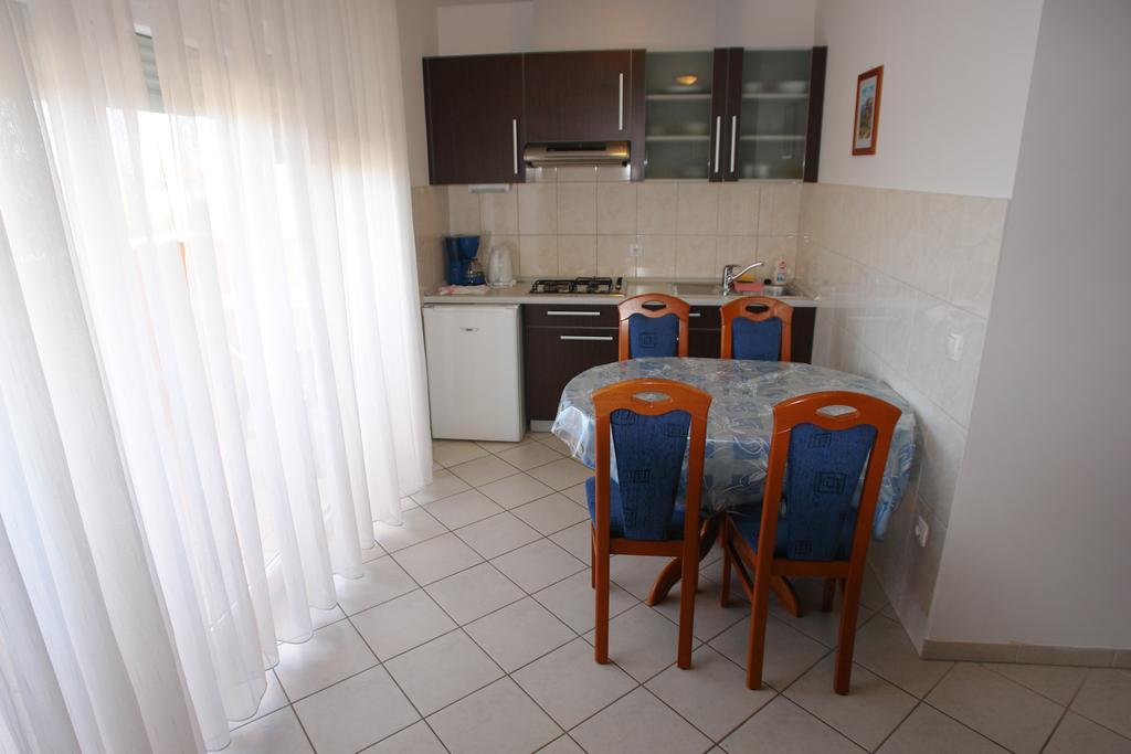 Apartments Spirito Рогозница Экстерьер фото