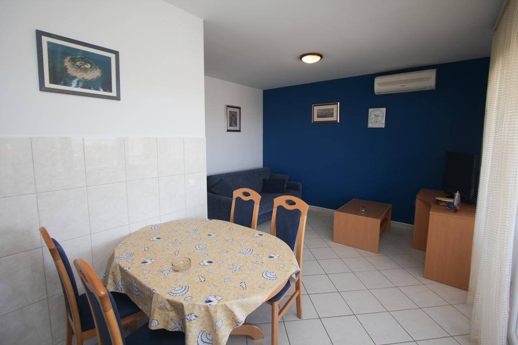 Apartments Spirito Рогозница Экстерьер фото