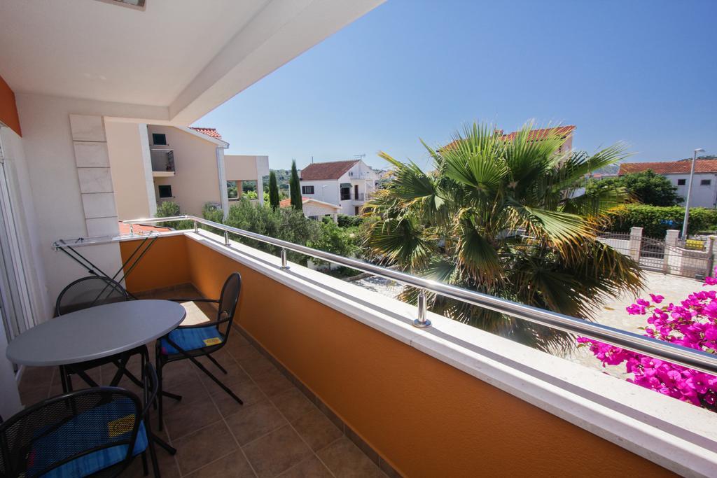 Apartments Spirito Рогозница Экстерьер фото